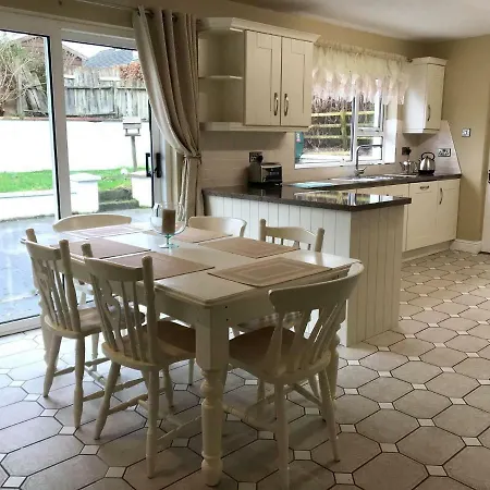 Holiday home Heatherlea *
